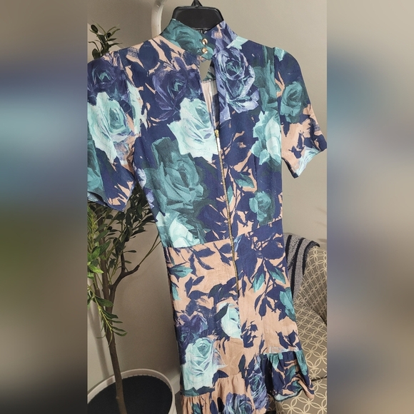 Closet London Floral Ruffle Hem Dress Size 6 - Picture 3 of 7